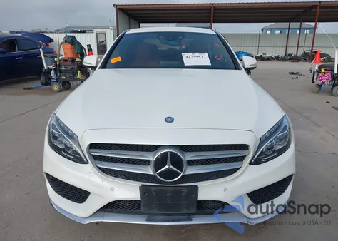 2015 Mercedes-Benz C 300 4Matic/Luxury 4Matic/Sport 4Matic z USA, uszkodzony, nr VIN 55SWF4KB9FU063301